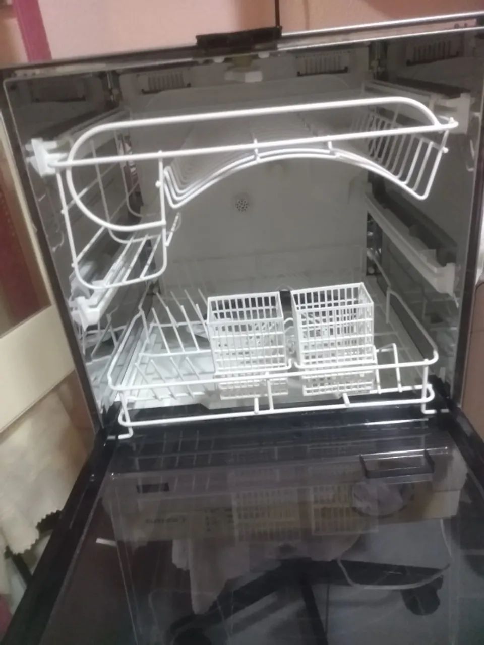 Maquina de lavar louça Enxuta 110v pouco usada - 8 pessoas - Foto 4