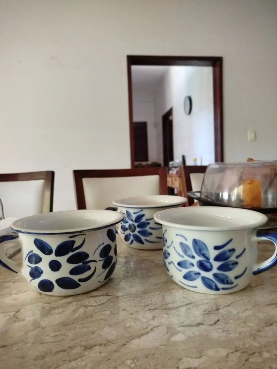 Penico de porcelana antigo