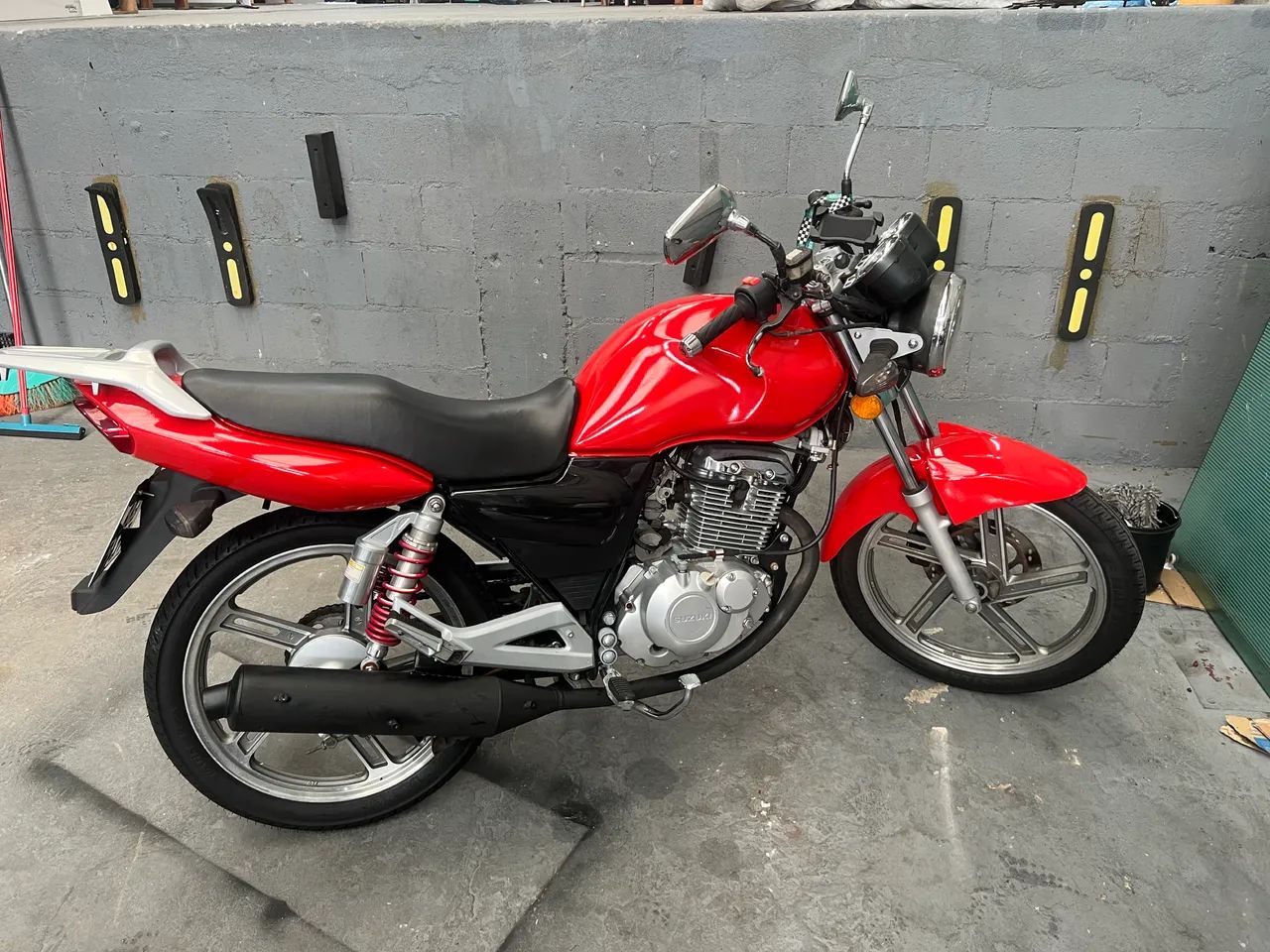Gsr 125 2016 muito nova