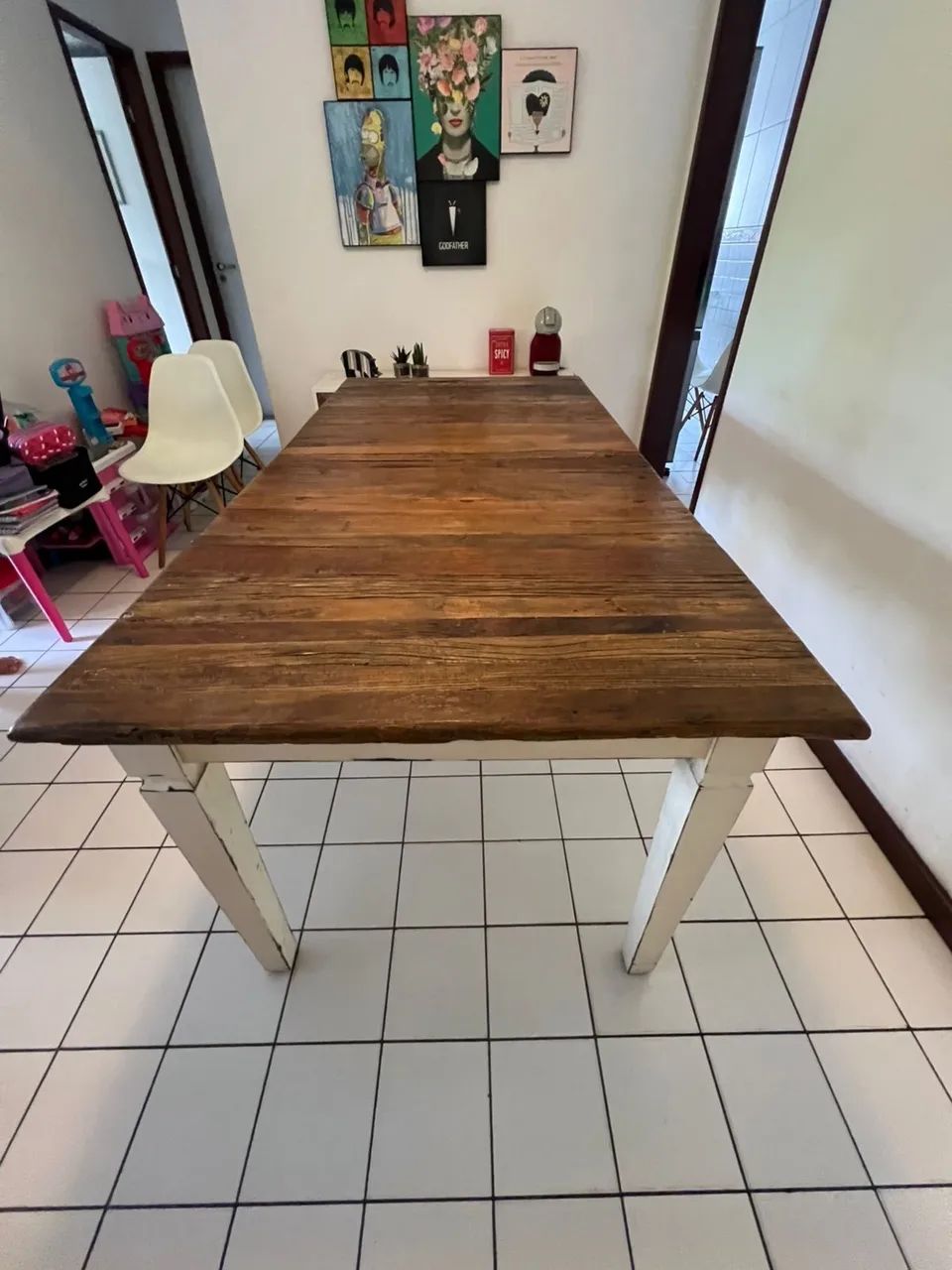 Mesa de Jantar charmosa - madeira maciça  - Foto 2