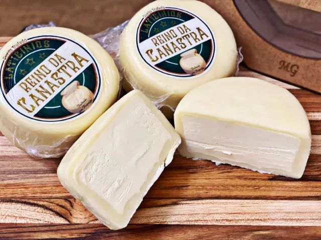QUEIJO TRUFADO REGIÃO SERRA DA CANASTRA 