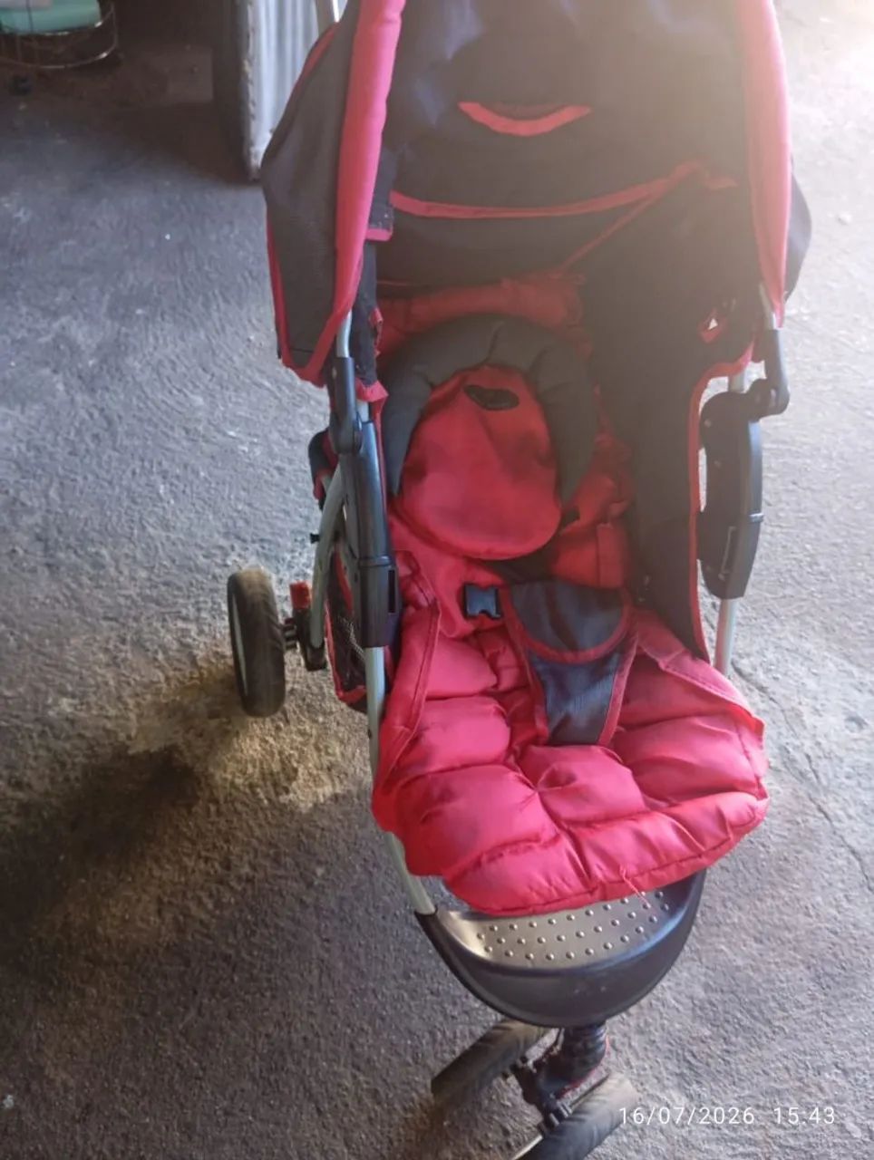Carrinho de bebe usado 