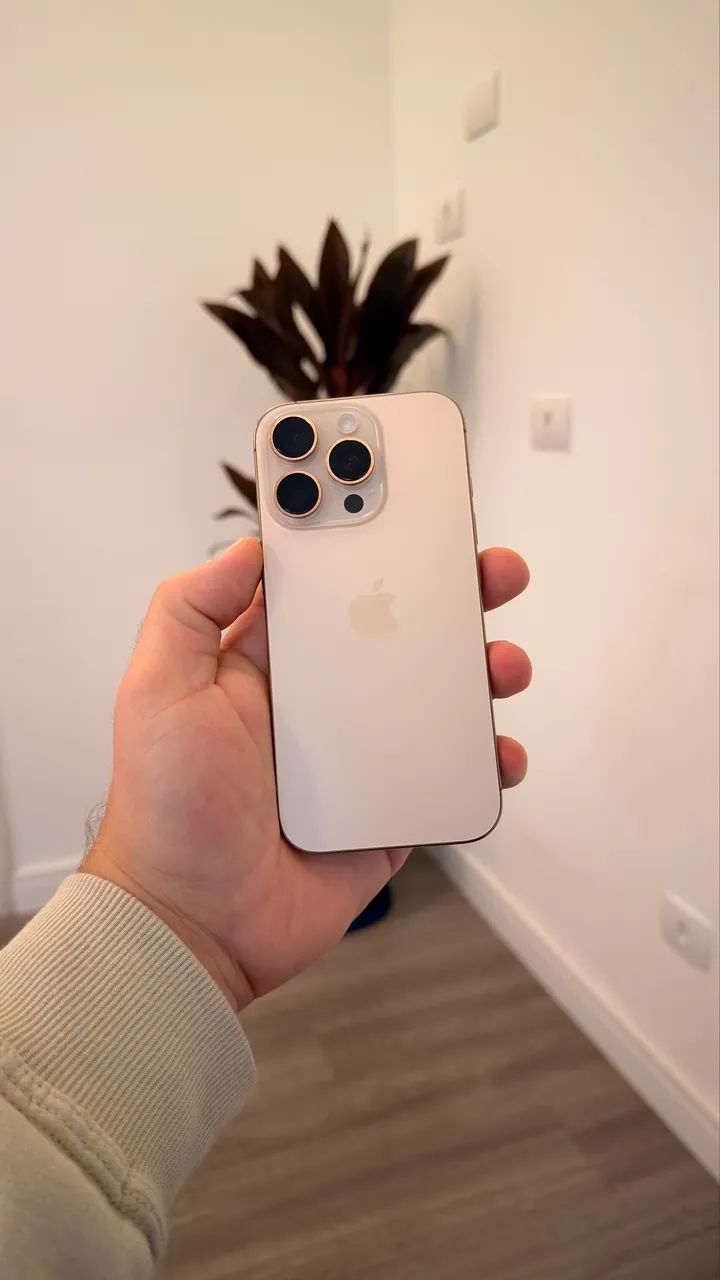 iPhone 16 Pro 128gb Titanium Desert  - Foto 3