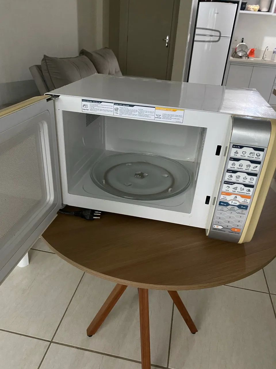 Microondas Midea Liva