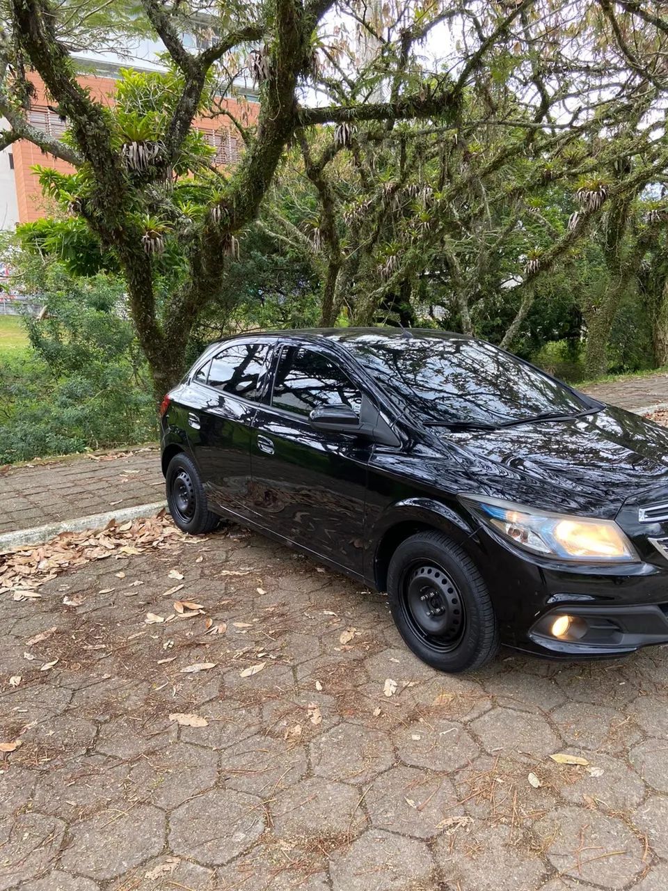 Chevrolet Onix Hatch LT 1.4 8V Flex Power Mec. 4P 2015 - Foto 2