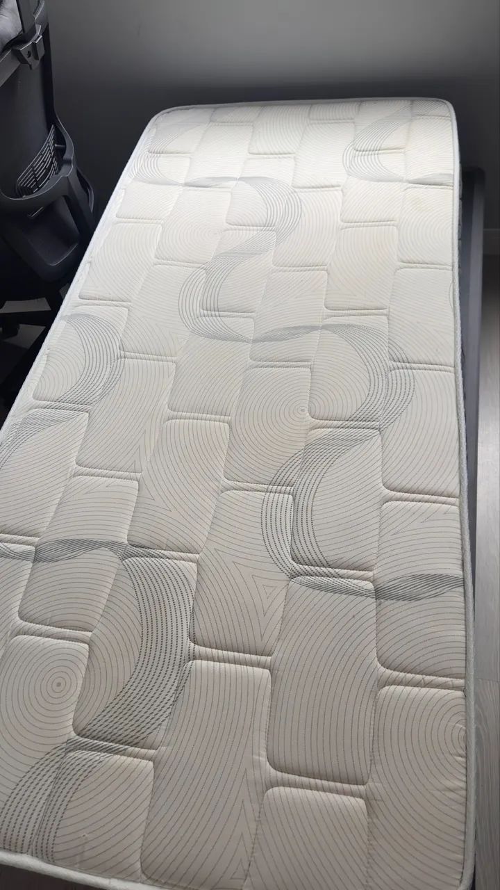 Vende-se cama de solteiro, com molas. - Foto 3