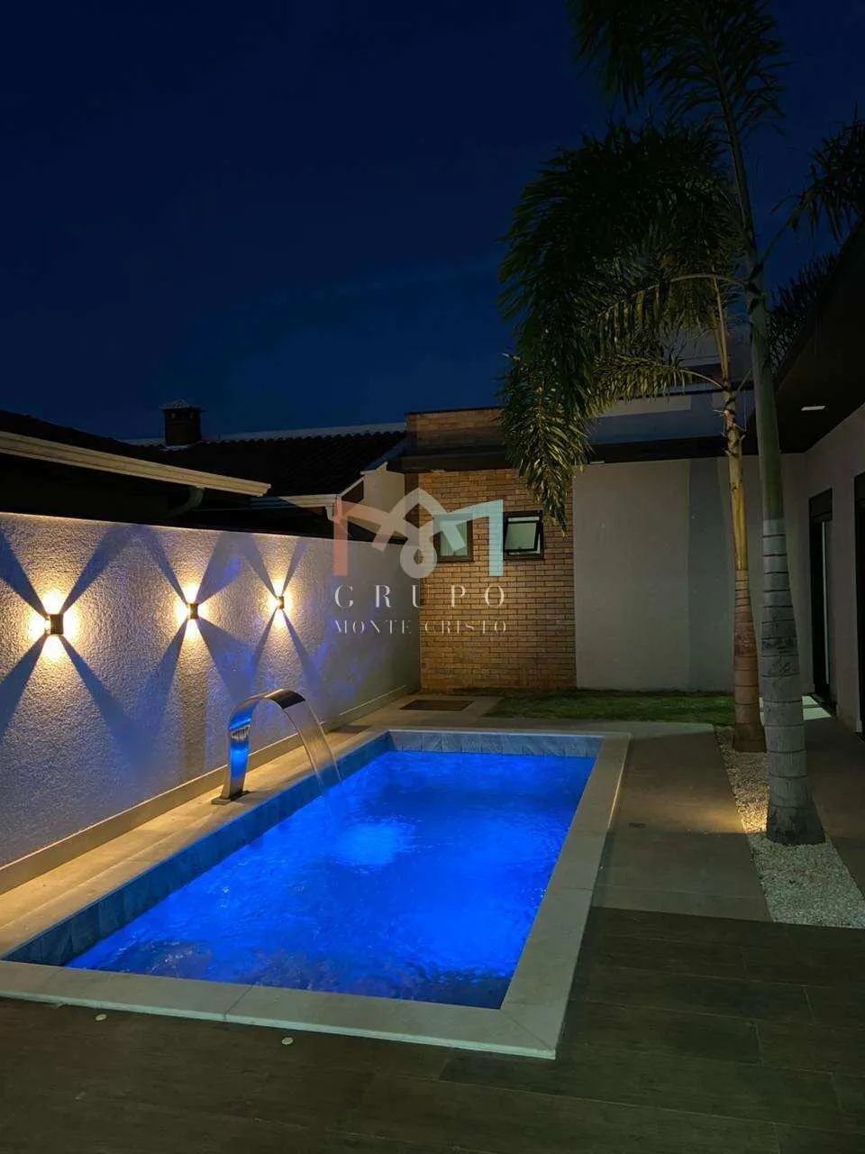 Casa Térrea à venda c\ 3 suítes e 4 vagas - mobiliado
