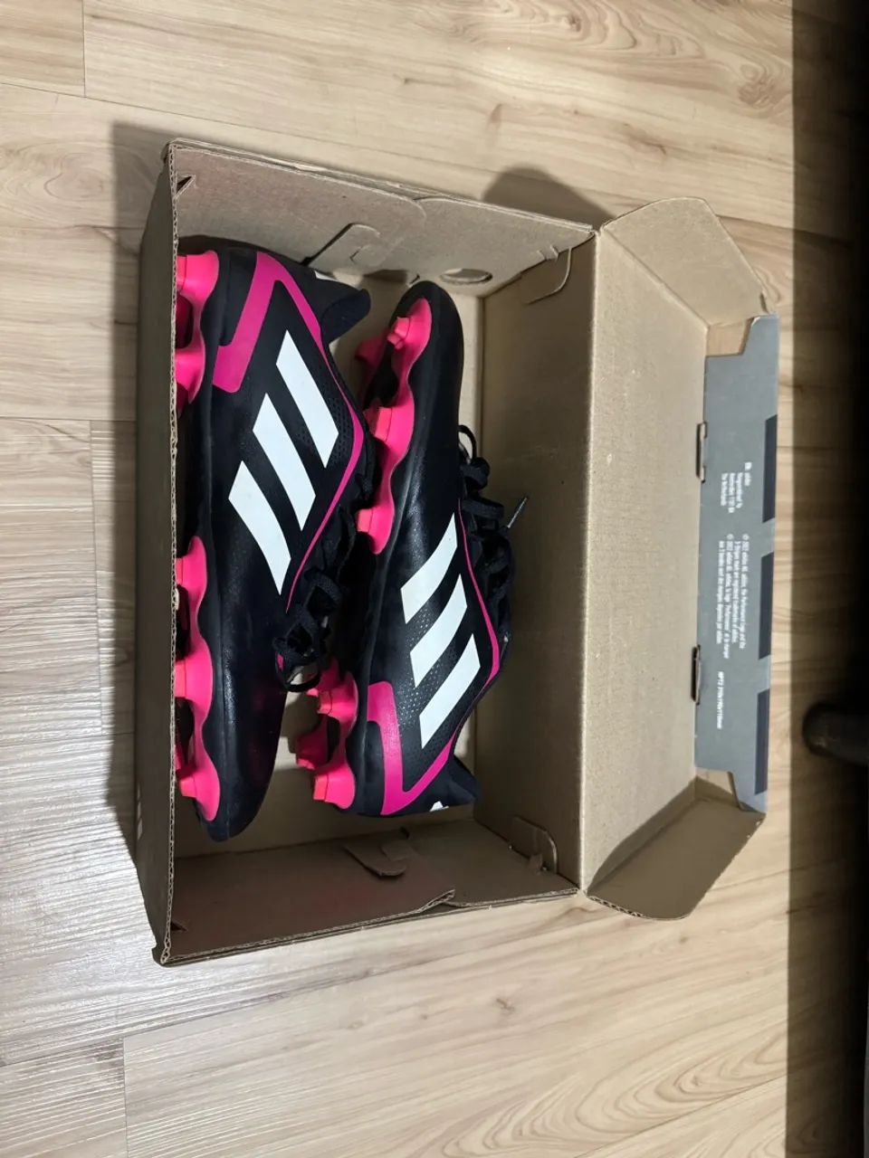 Chuteira Adidas campo - Foto 3
