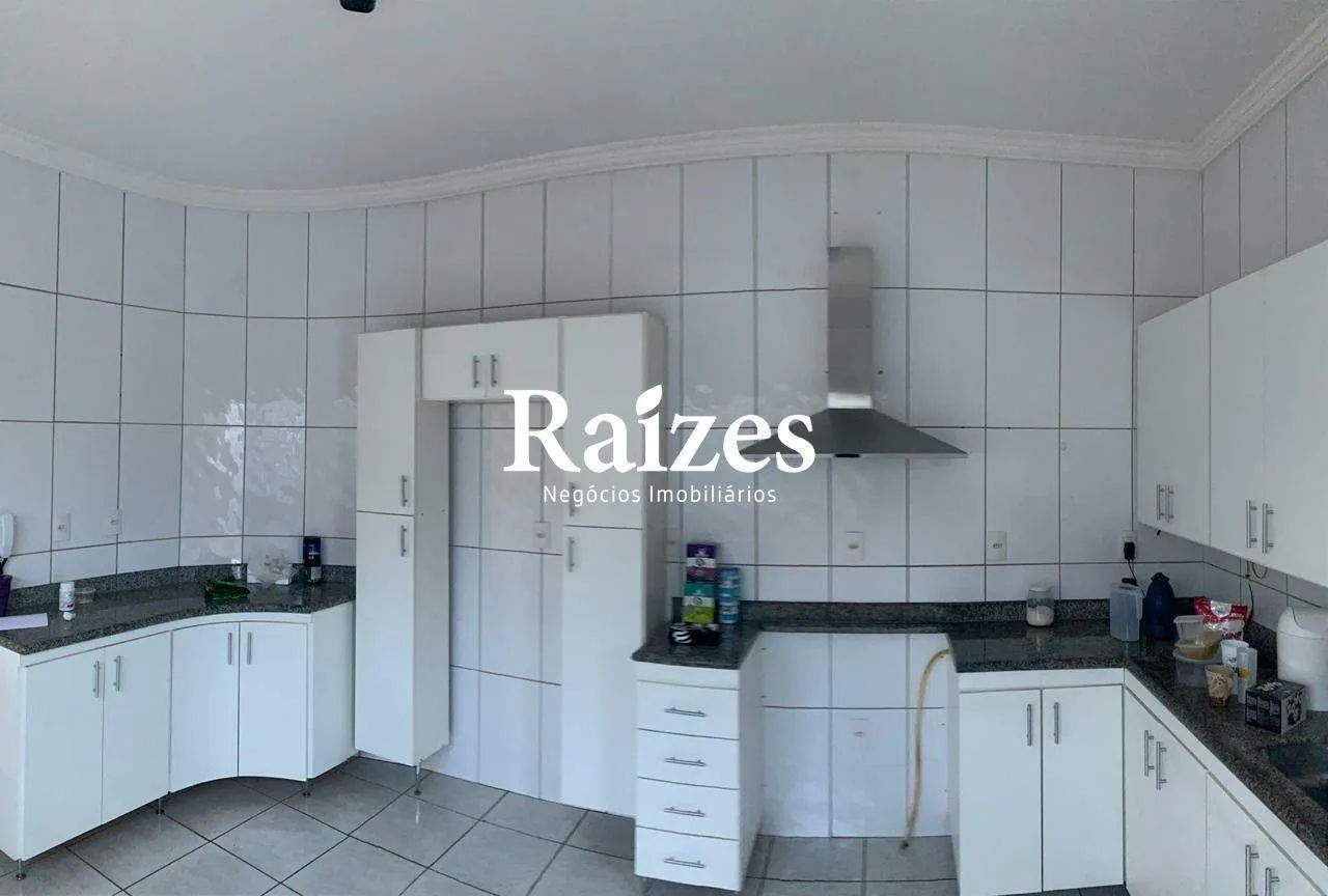 Casa com 3 quartos sendo 2 suítes no Cidade Jardim em Uberlândia - Foto 2