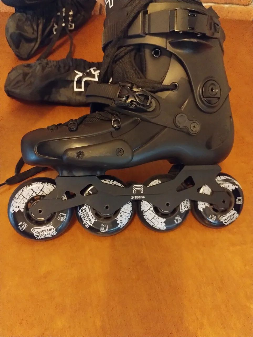 Roller/Patins FR1 80 Black  - Foto 4