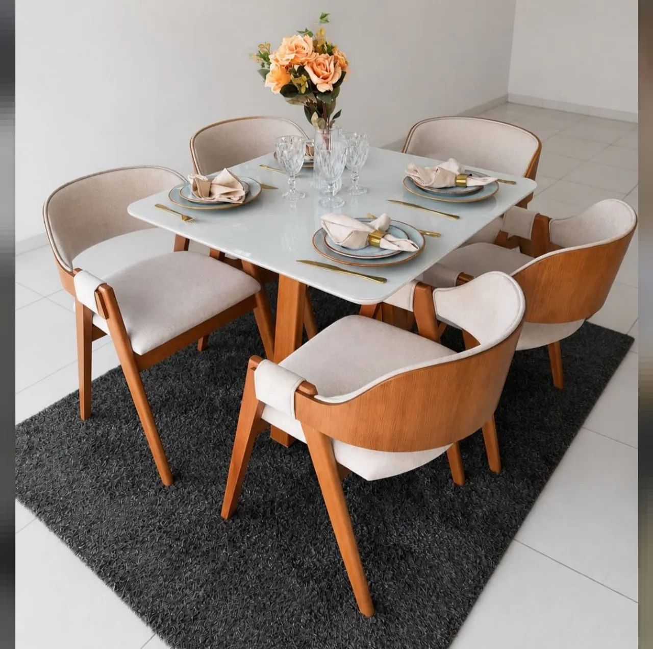 Mesa com 4 cadeiras em madeira maciça Premium  - Foto 3
