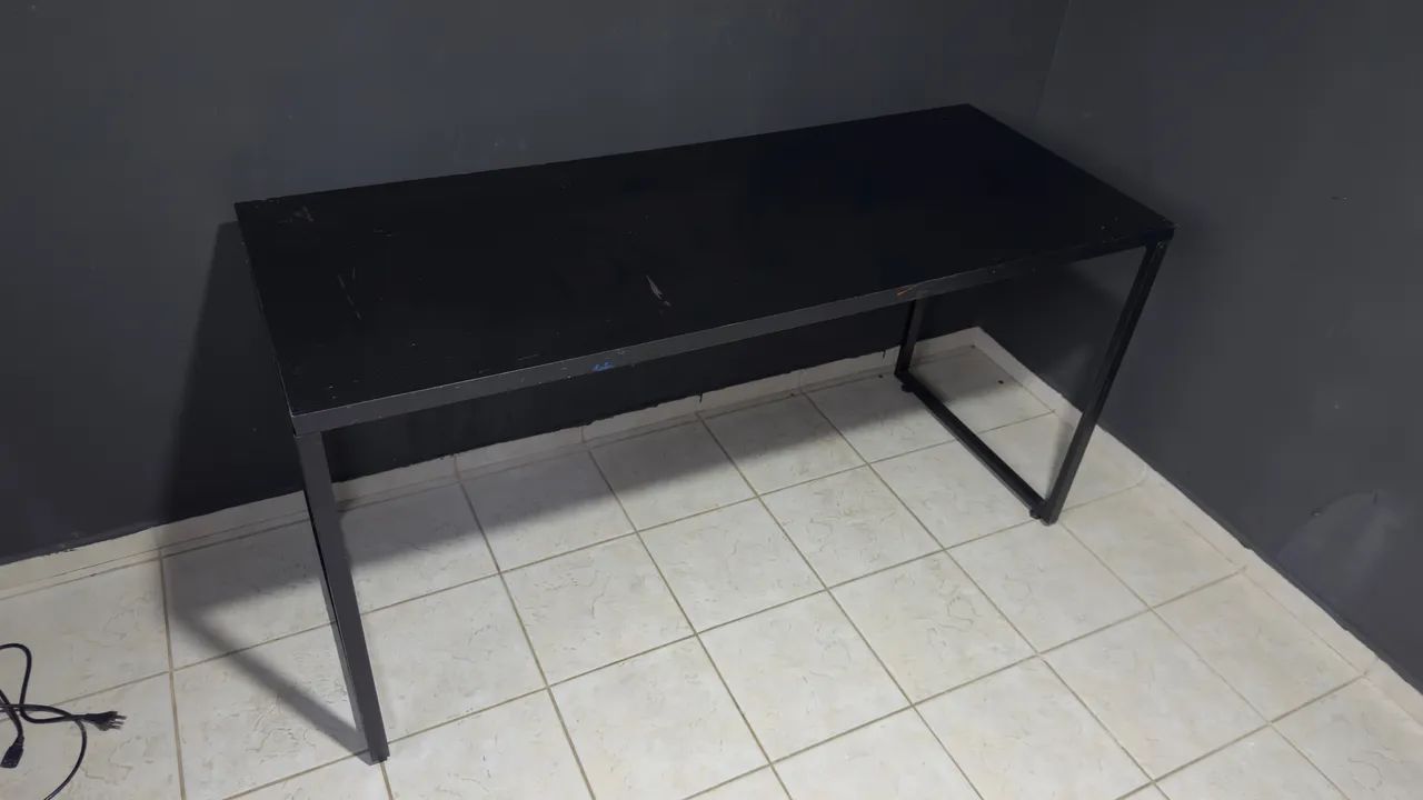 Mesa / Escrivaninha 150cm X 60cm