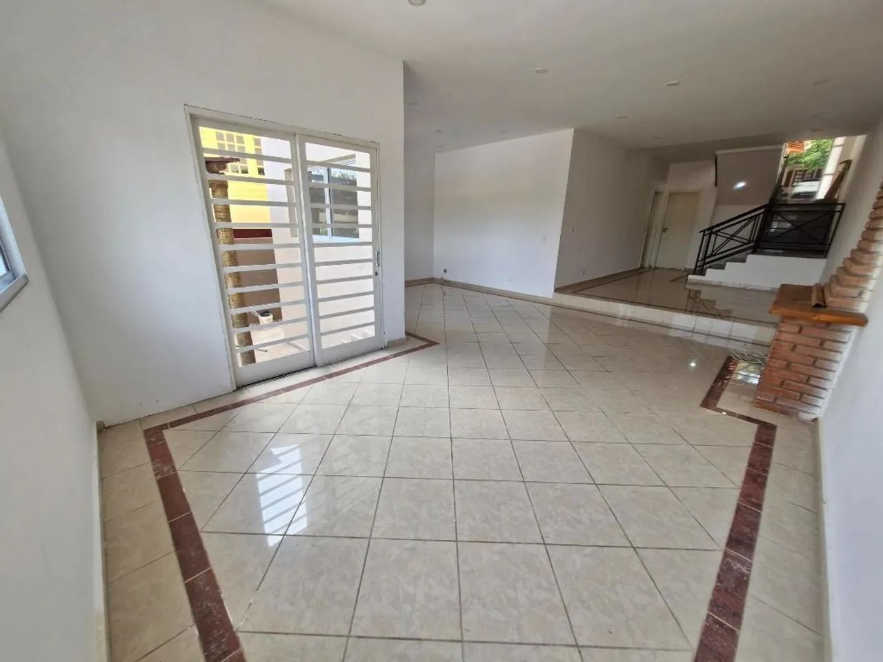 CASA 4 QUARTOS COM PISCINA - CONDOMÍNIO COM LAZER. - Foto 3