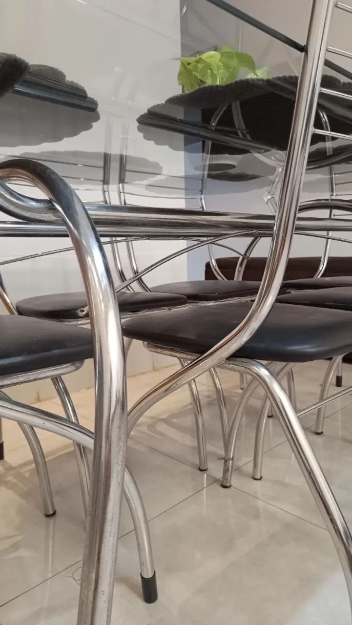 MESA COM 6 CADEIRAS USADA - Foto 2