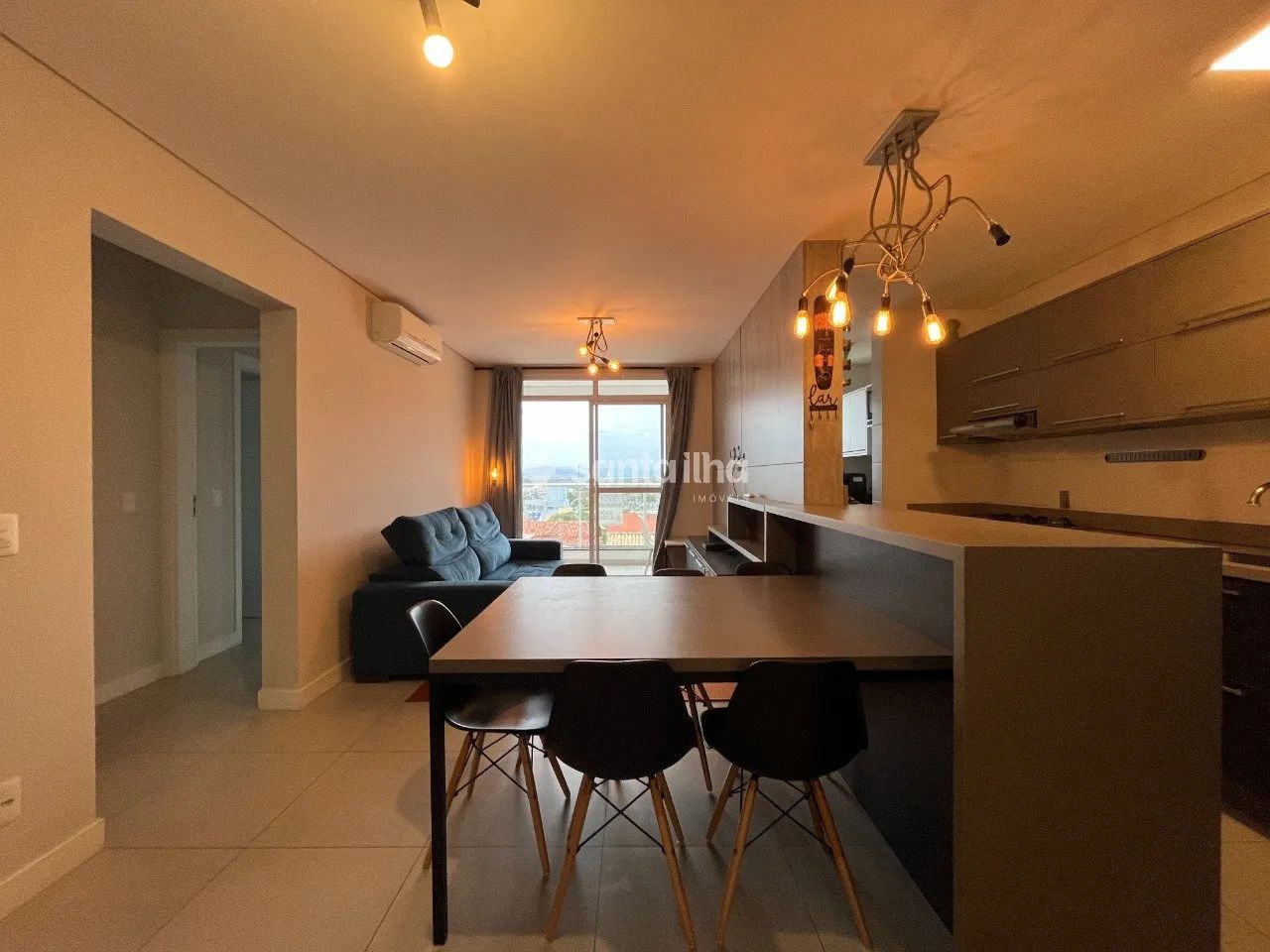 Apartamento duplex, com 3 dormitórios para alugar, 114m² - Campeche - Florianópolis/SC - Foto 2