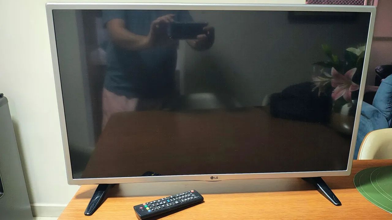 TV LG 32" Smart TV - Completa e funcionando perfeitamente