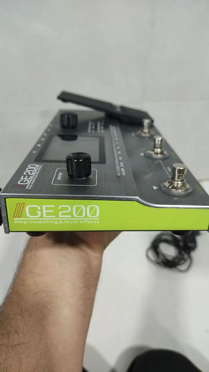 Pedaleira Multi efeito MOER GE 200