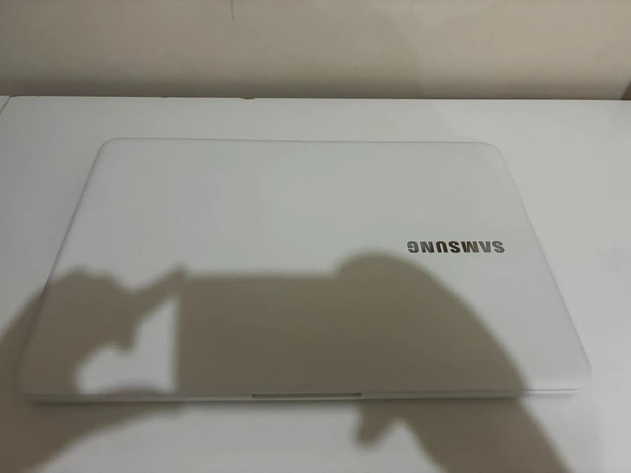 Notebook essentials E20 pouco usado