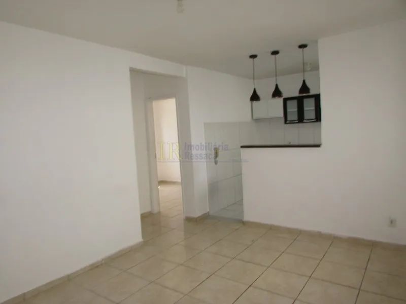 APARTAMENTO DOIS QUARTOS PRIMEIRO ANDAR