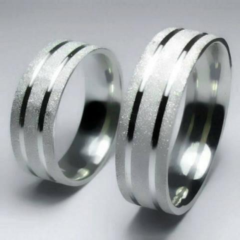 Par De Alianças Namoro Aço 6mm Reta Com 2 Frisos Diamantada