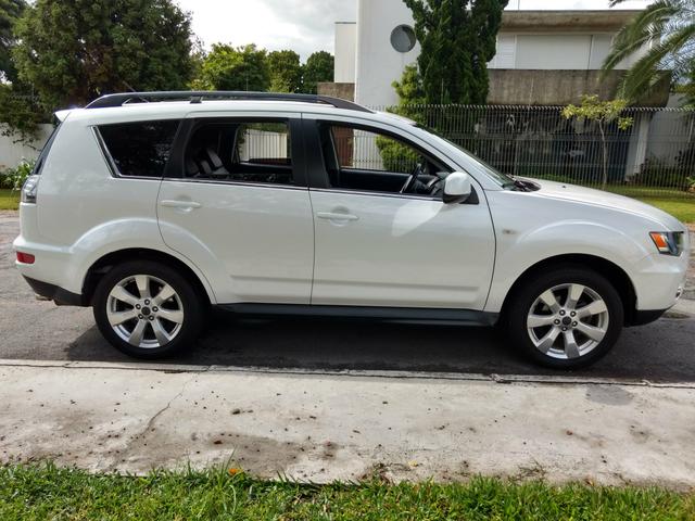 Mitsubishi Outlander GT 3.0 V6