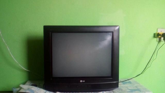 Vendo televisão por 150 ou troco por um celular
