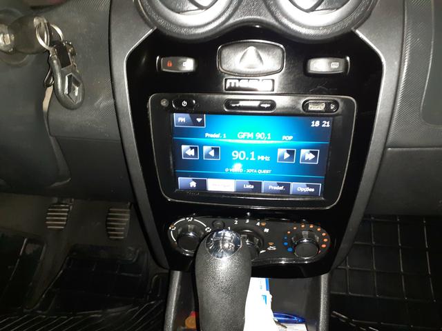 Vende se um sandero 1.6 completo valor 20500 2013/2014 - Foto 5