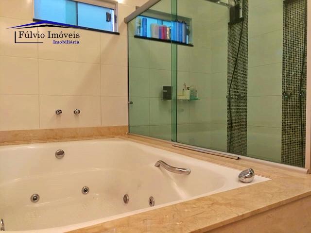 Maravilhosa casa moderna, completa em armários, ar condicionado, 05 quartos, 04 com suítes - Foto 9