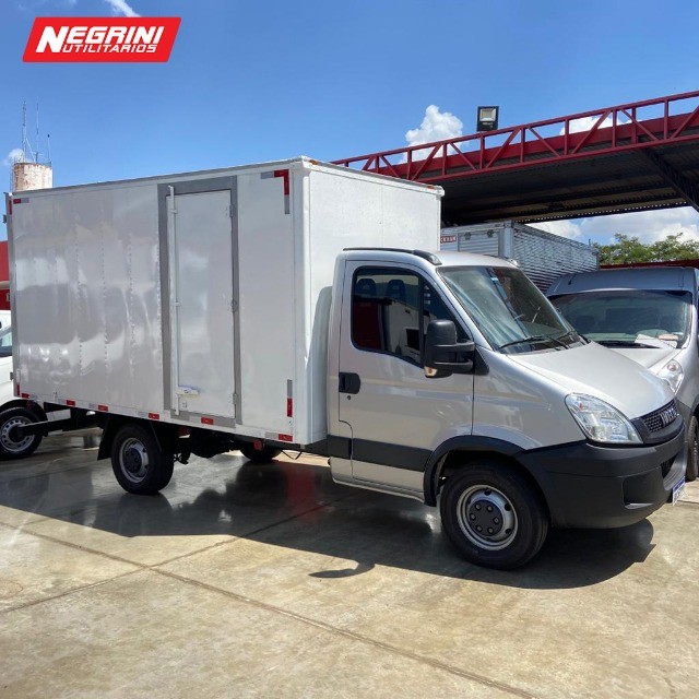 IVECO DAILY 35S14 HD C/BAÚ 2018