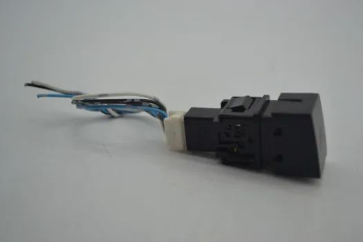 Botão Interruptor Pisca Alerta Nissan Versa 2017 Original - Foto 3