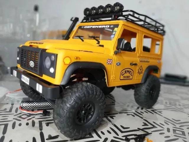 Carrinho de Controle Remoto 4X4 Monstro 37cm Grande Escala 1:12 C/ 2  Baterias Rapido (PRETO)