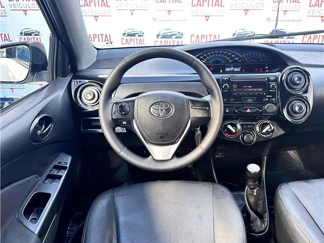 Toyota Etios 2015 1.5 xls sedan 16v flex 4p manual
