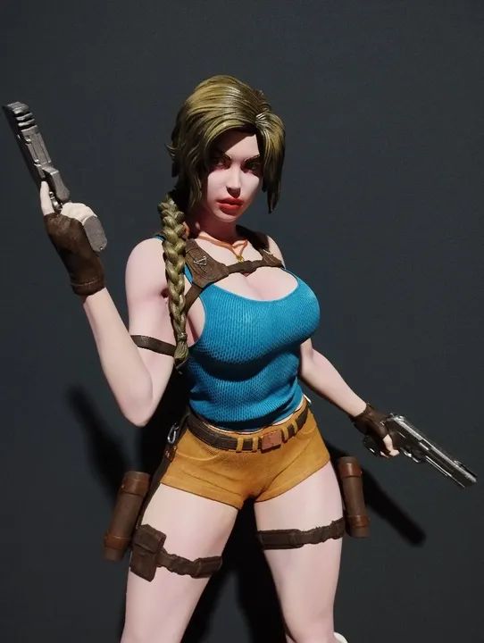 Lara Croft 1/4 (49cm)