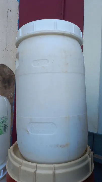 Bombona 40 litros branca com tampao