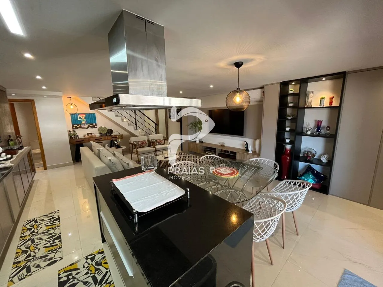 Casa com pier no condomínio Marina Del Rey, 2 dormitórios, Guarujá