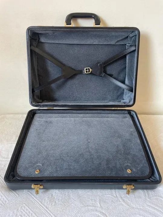 Maleta de couro com segredo - Foto 3