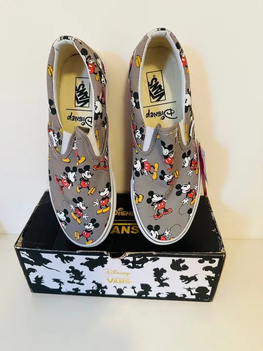 Tênis Vans Slip-On Disney Mickey Mouse Cinza - Foto 2