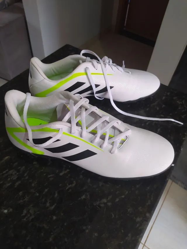 Botines adidas 2024 numero 40