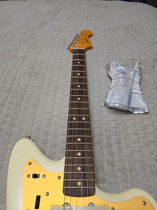 Guitarra Jazzmaster Squier by Fender - J mascis - Ouro - Nova