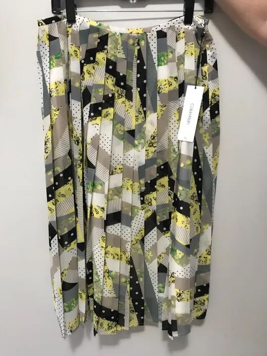 Saia Calvin Klein original tamanho M plissada - Foto 2