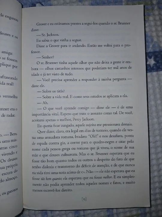 Livro Percy Jackson 1 O Ladrão de Raios - Foto 5