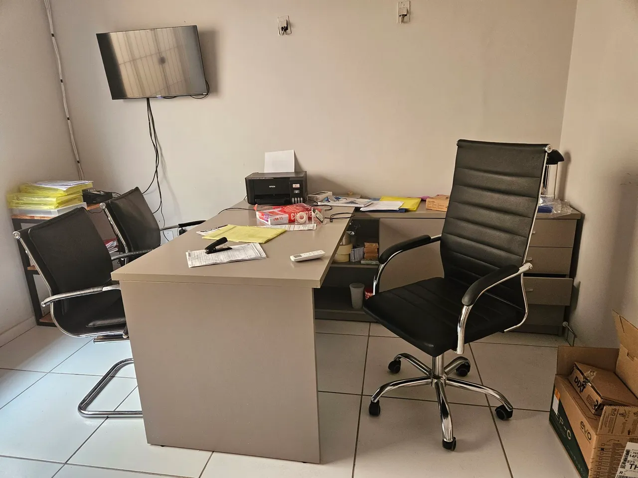 Cadeira de Escritório Giratória Preta