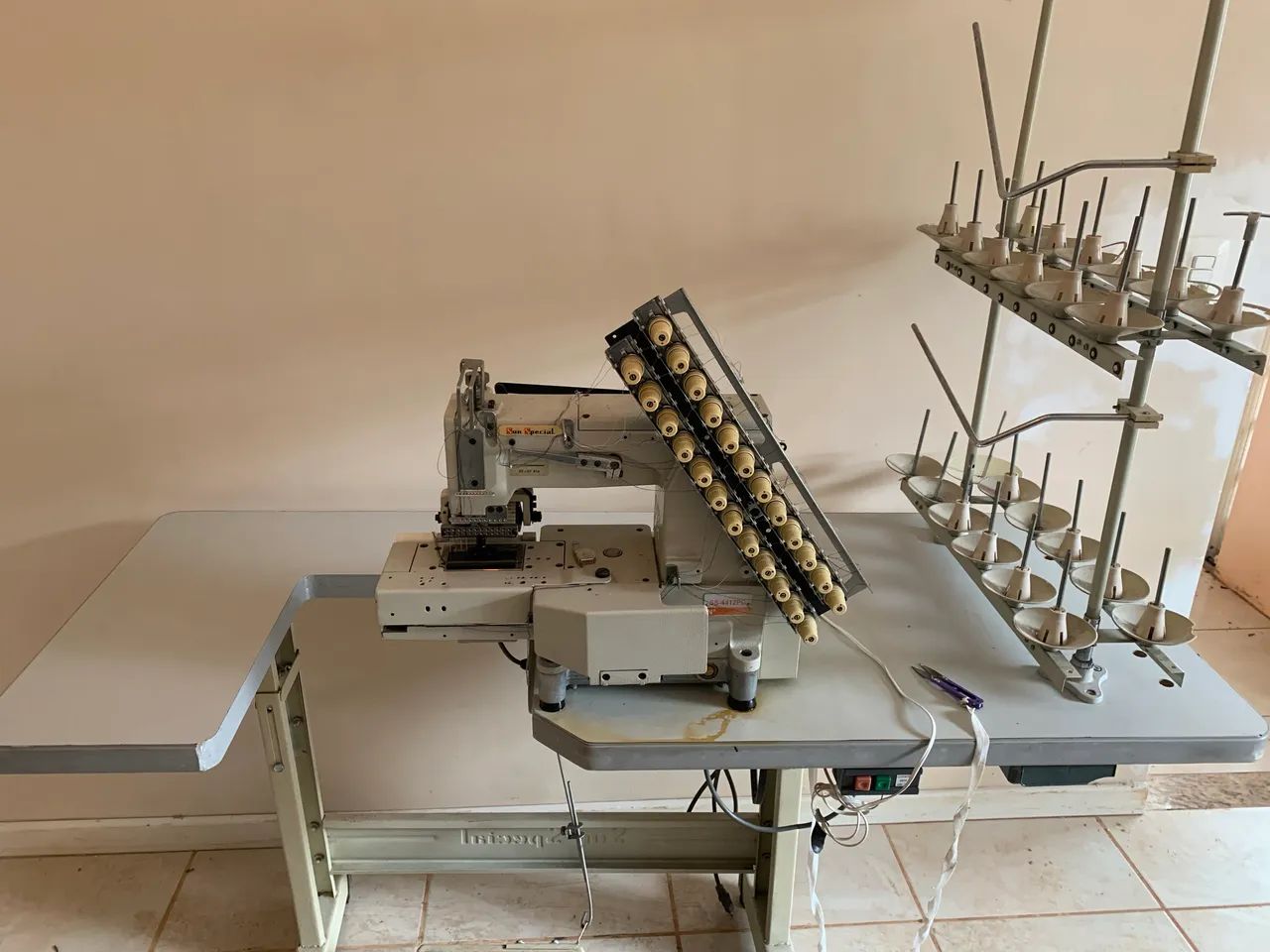 Máquina costura Elastiqueira 12 agulhas . - Foto 4