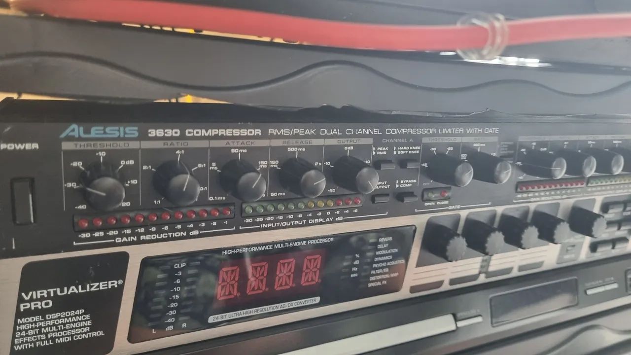 Compressor Alesis 3630 Dual Channel - Foto 4