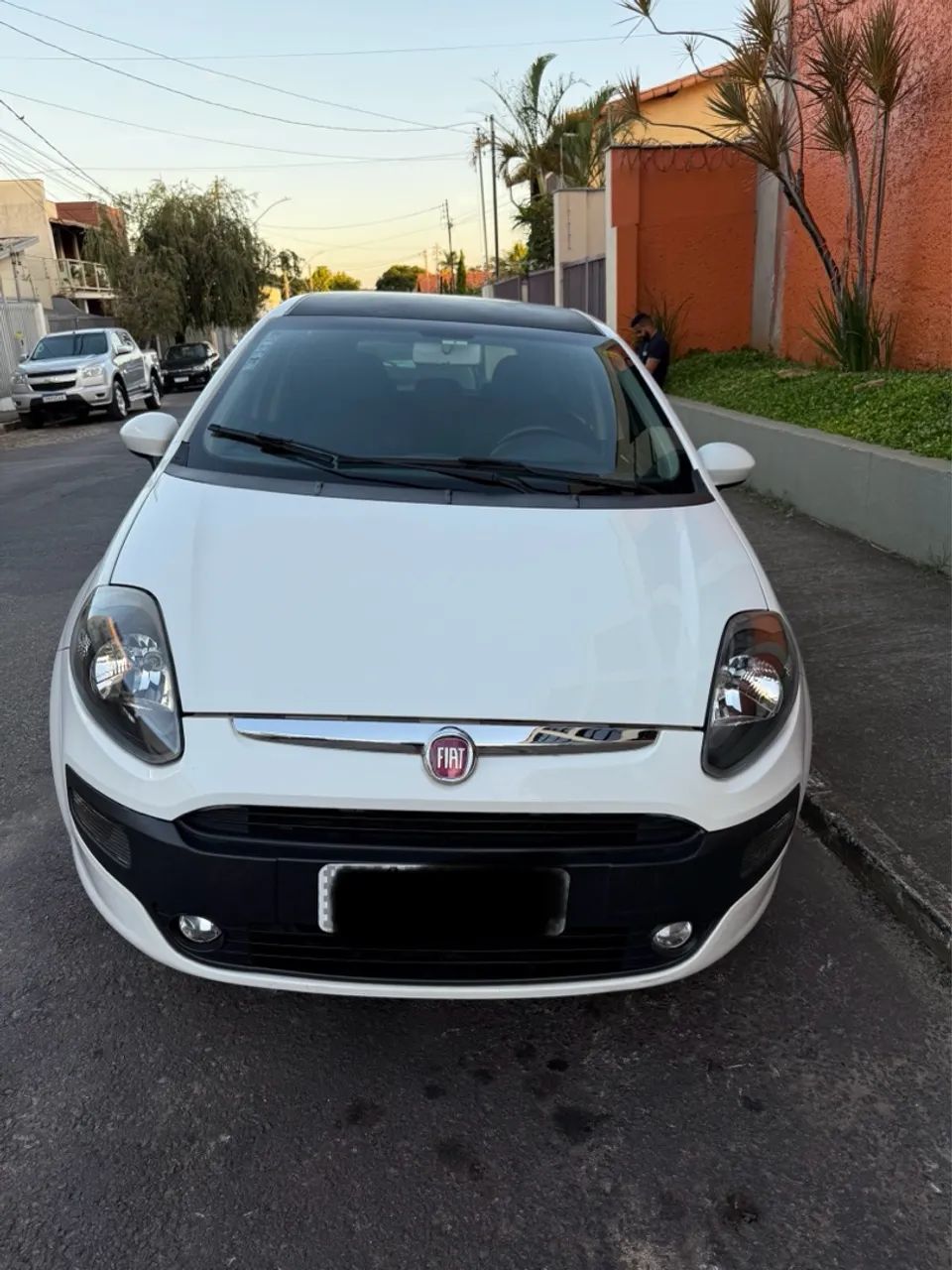 Fiat Punto 2015 Attr. 1.4 Completo - Foto 2