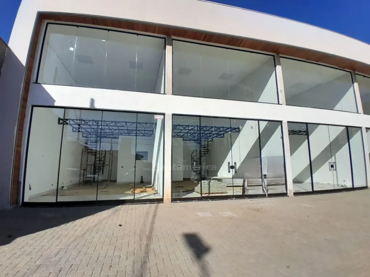 Sala comercial para alugar no Centro de Londrina com 65 m² de área privativa