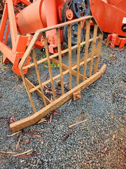 Parachoque trator VALMET