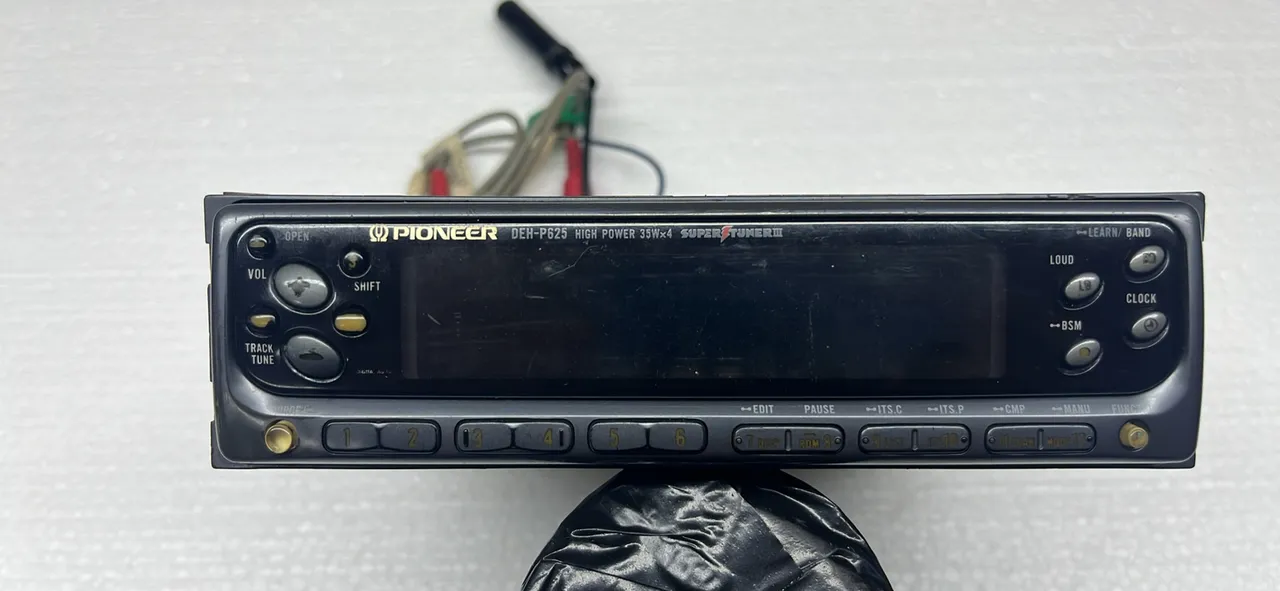 Pioneer DEH-P625 - Aparelho de Som Automotivo