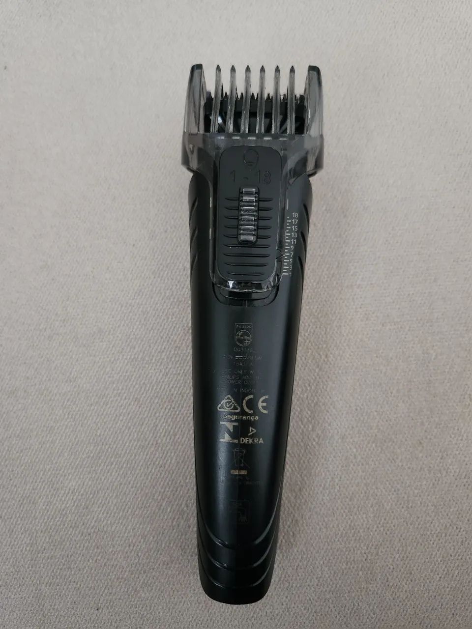 Barbeador elétrico Philips Multigroom Series 3000 - aparador de pelos - com caixa - Foto 5