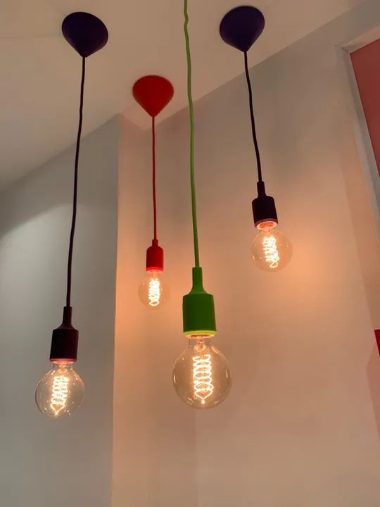 4 luminárias colorida + 4 lâmpadas filamentos 